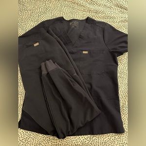 FIGS Navy Blue Scrub set- 1 pocket top, jogger scrub pant